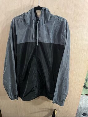 Men's Beautiful Giant Two-Tone Hooded Windbreaker Jacket - Gray & Black Size XL